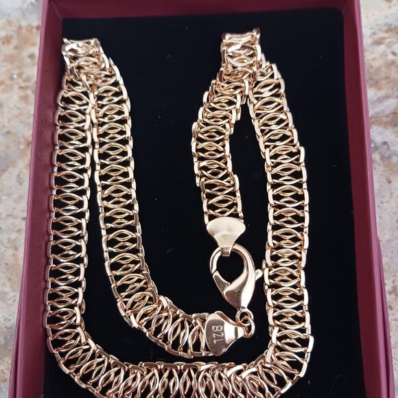 Neiman Marcus 18K Reverie Gold Plated Mesh Necklace - Picture 4 of 5